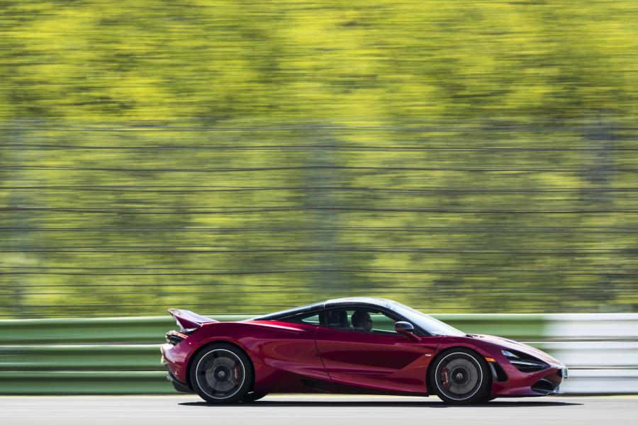  McLaren 720S Coupe 2017 года  (NA) (фото 20 из 31)
